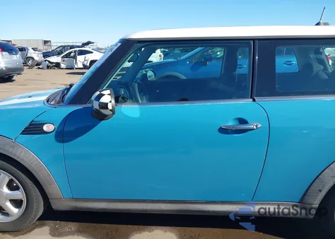 2008 Mini Cooper z USA, uszkodzony, nr VIN WMWMF33548TT61425